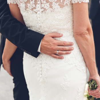 Brautpaar Hochzeitskleid Arm Ringe
