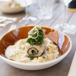 Essen mit Spargel und Fleisch